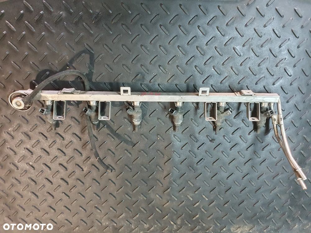 BMW E60 E61 2.5B LISTWA WTRYSKOWA 1427240 - 1