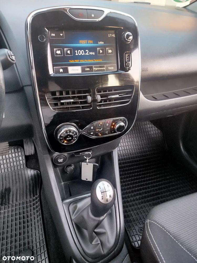 Renault Clio 1.2 16V 75 LIMITED - 14