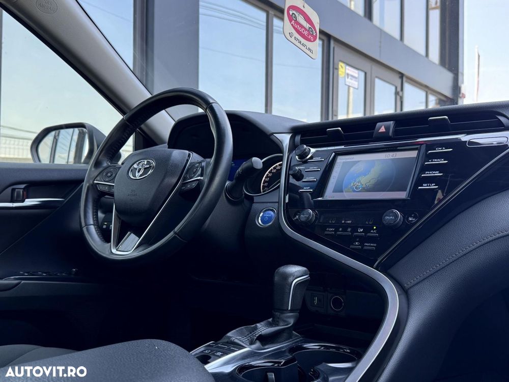 Toyota Camry - 11