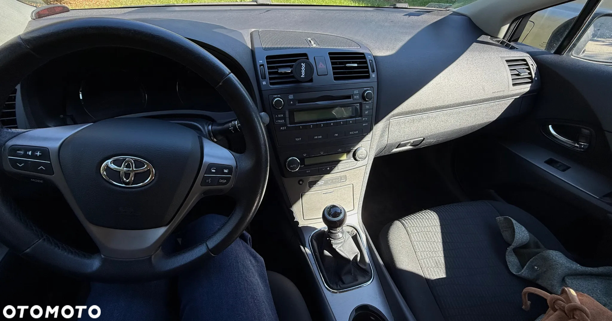 Toyota Avensis - 12