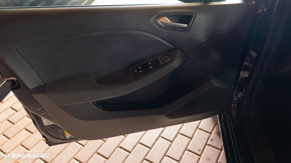 Renault Clio 1.0 TCe Techno Bi-Fuel - 11