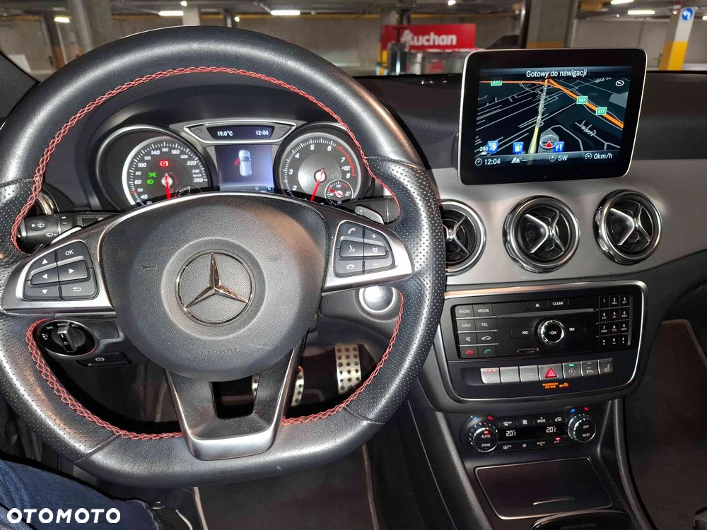 Mercedes-Benz GLA 200 7G-DCT AMG Line - 22