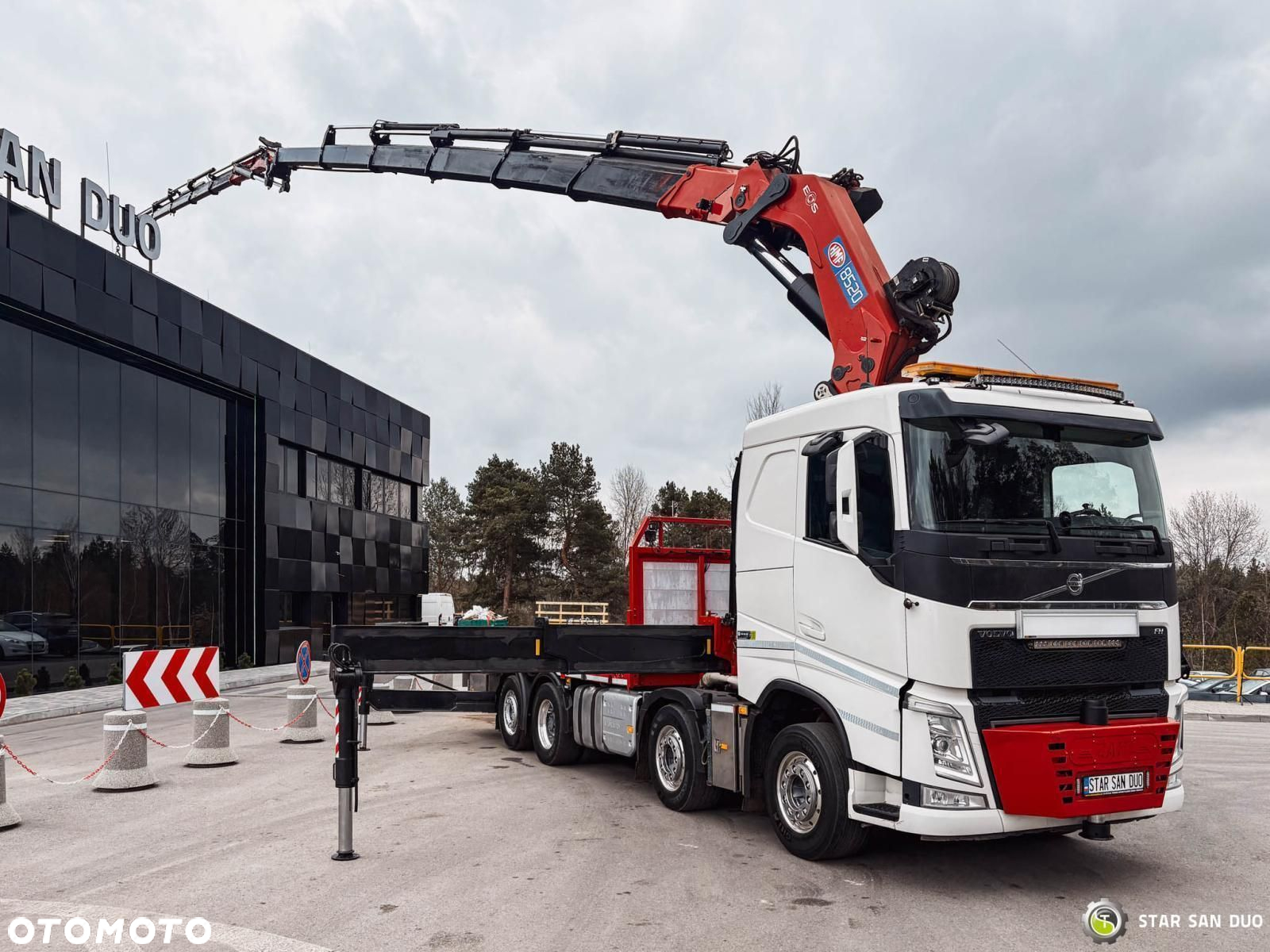 Volvo FH 550 8x2 HMF 8520 FLY JIB Wciągarka HDS Żuraw - 13