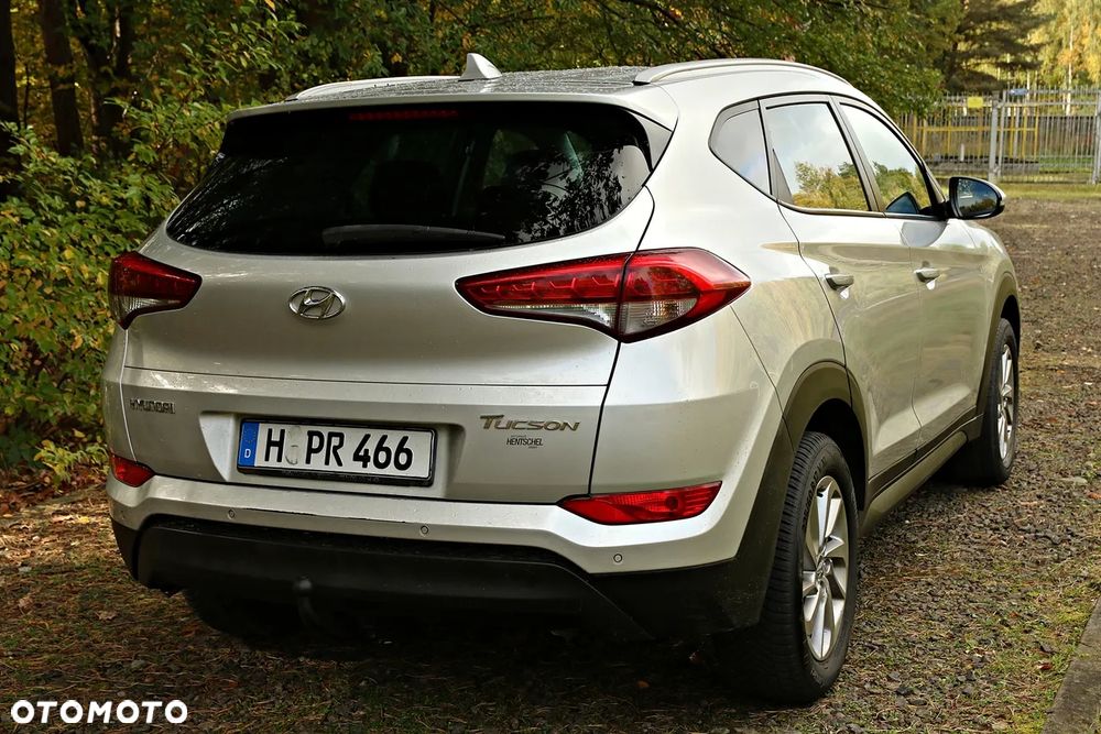 Hyundai Tucson 1.7 CRDI BlueDrive GO 2WD - 24
