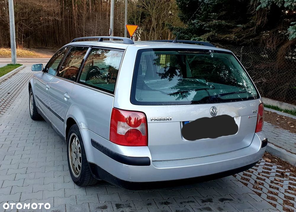 Volkswagen Passat 2.0 Comfortline - 4