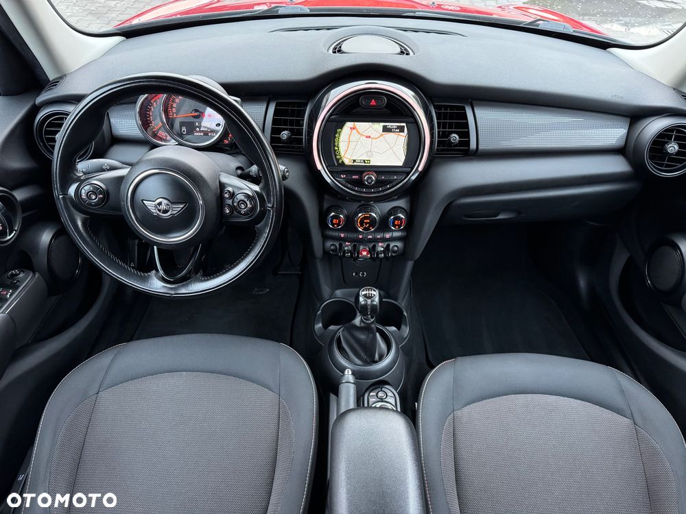 MINI Cooper Standard - 11