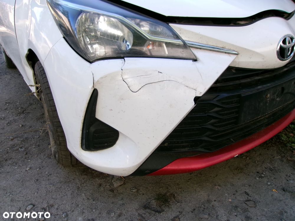 ZDERZAK PRZÓD TOYOTA YARIS III   LIFT 17-20  040 - 4