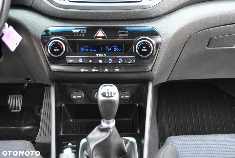 Hyundai Tucson blue 1.7 CRDi 2WD Style - 23