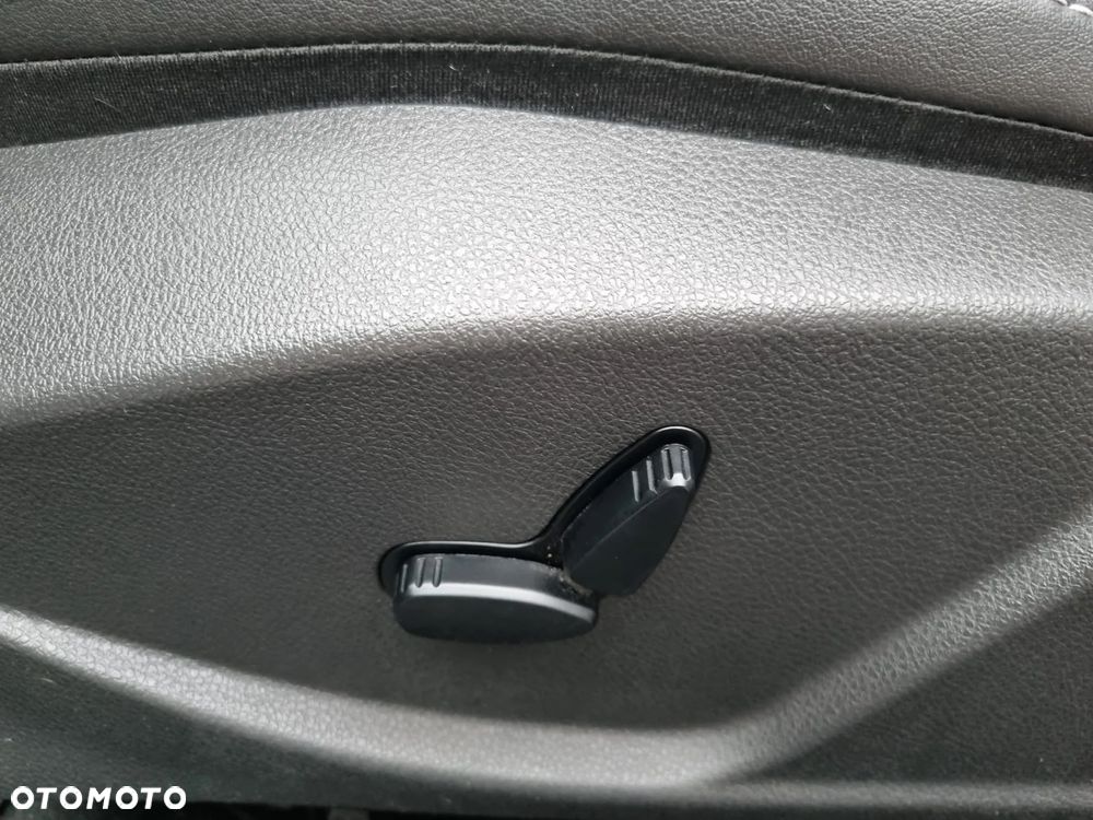 Ford Focus 2.0 TDCi Titanium ASS - 12