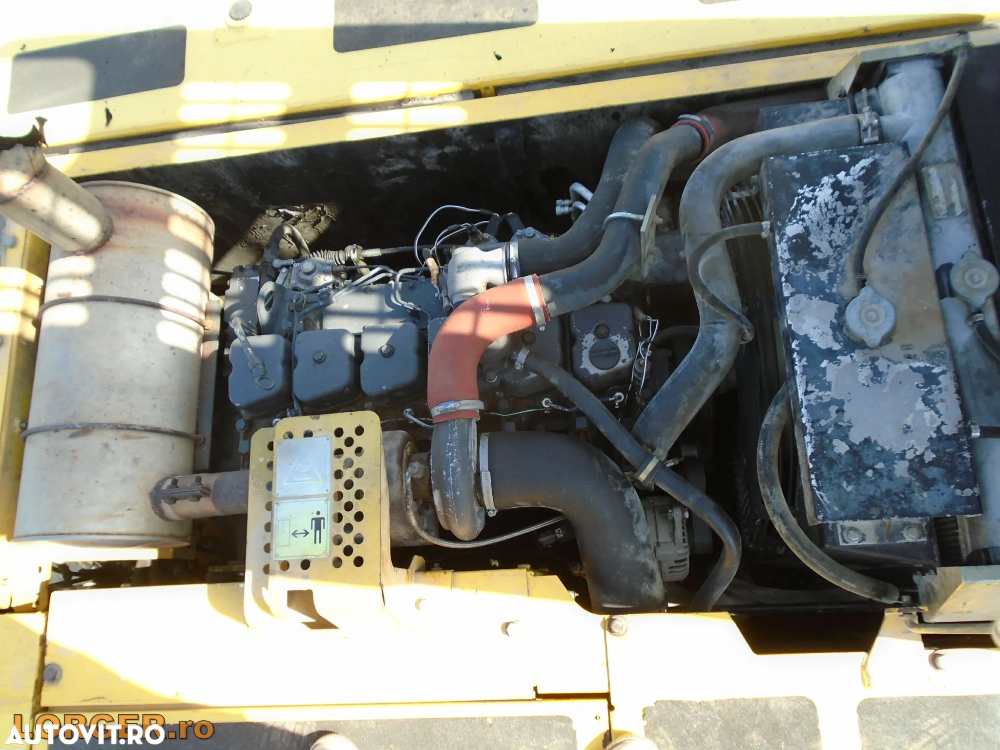 New Holland E 215 - 8