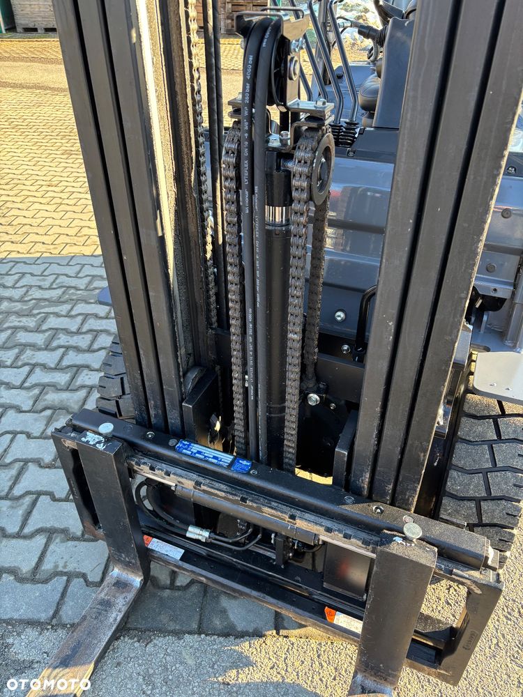 Toyota 8FGF20 GWARANCJA LPG BENZYNA triplex ORGINALNY STAN 39 750 NETTO - 6