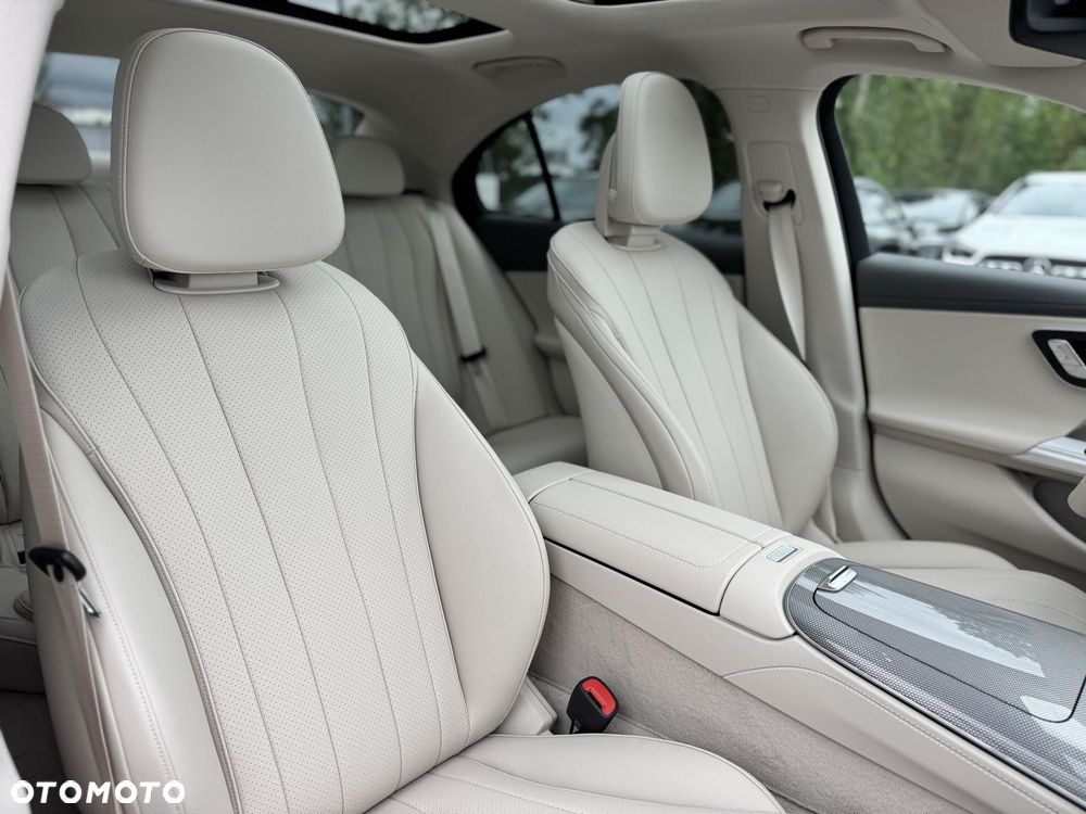 Mercedes-Benz Klasa E 200 mHEV 4-Matic Exclusive 9G-Tronic - 13