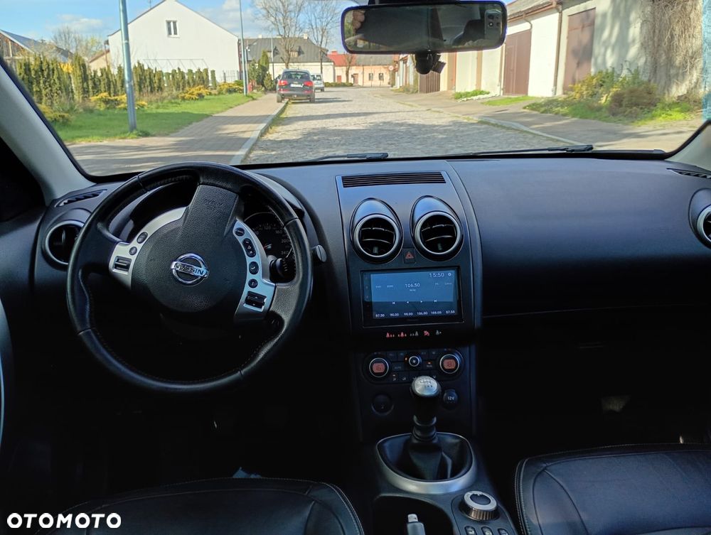 Nissan Qashqai 2.0 dCi 4 x 4 DPF tekna - 31