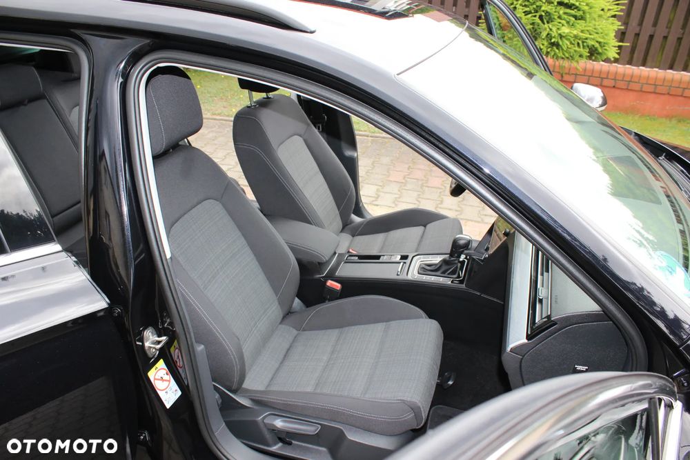 Volkswagen Passat Variant 2.0 TDI SCR DSG Highline - 12