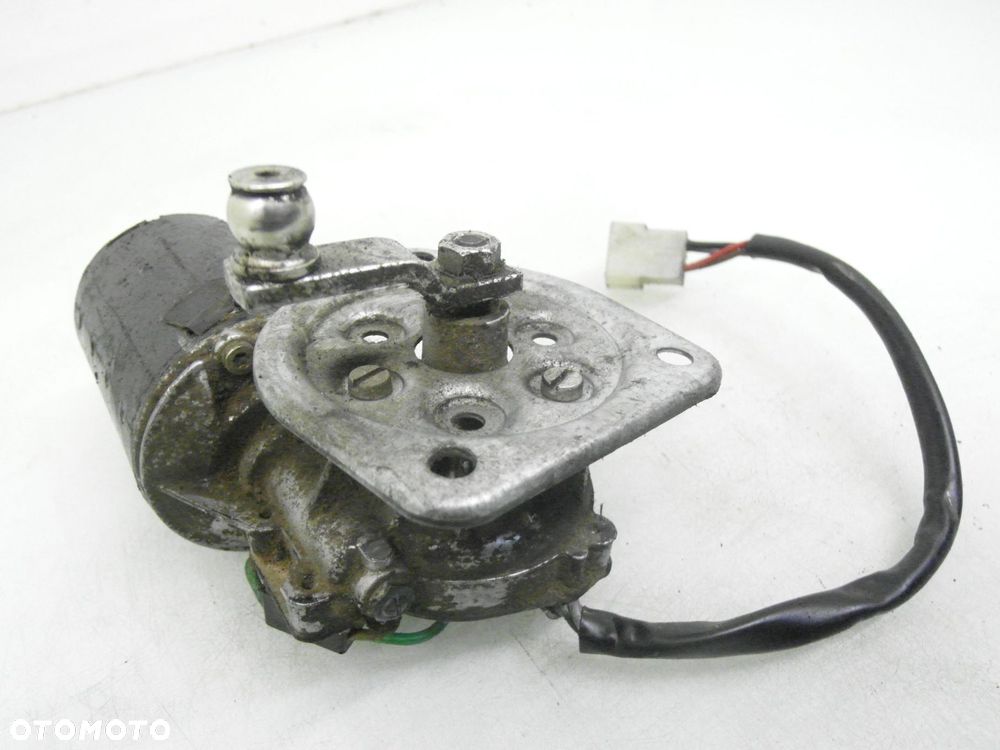 SILNICZEK WYCIERACZKI PRZÓD MERCEDES T1 0390341085 - 2