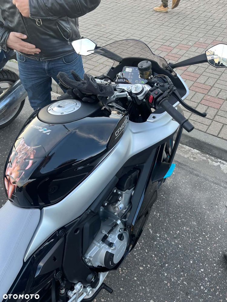CFMoto 675SR - 2