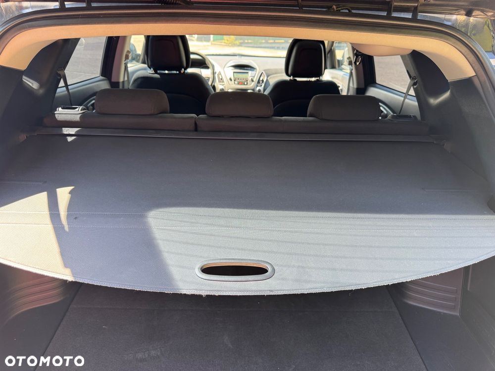 Hyundai Tucson 2.0 CRDi VGT 2WD GLS - 12