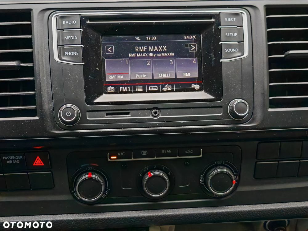 Volkswagen Caravelle - 28