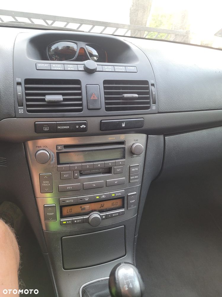 Toyota Avensis 1.8 VVT-i Sol - 12