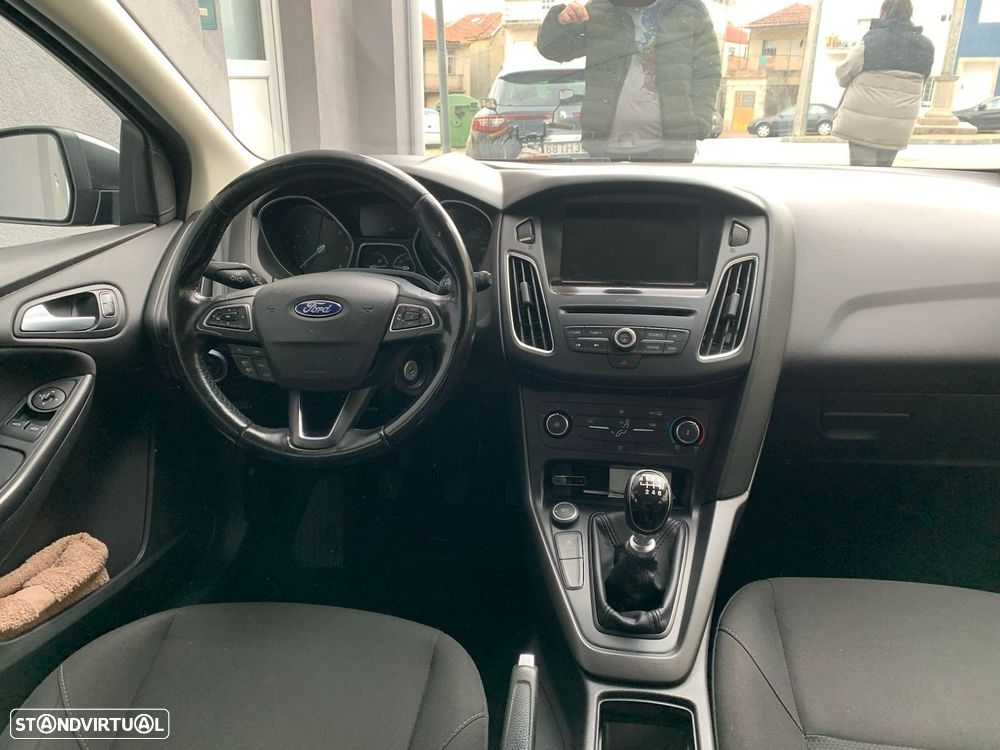 Ford Focus SW 1.5 TDCi Titanium ECOnetic - 4