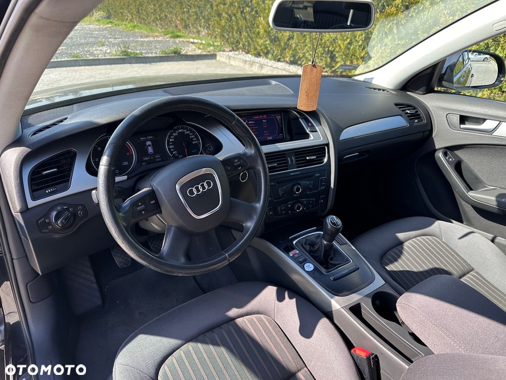 Audi A4 Avant 2.0 TDI - 10
