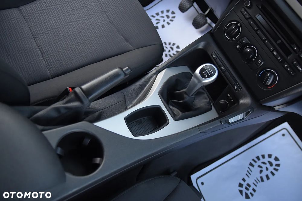 BMW X1 sDrive18i Sport Line - 35