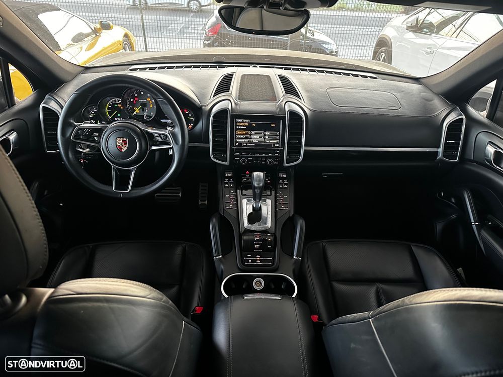Porsche Cayenne - 6