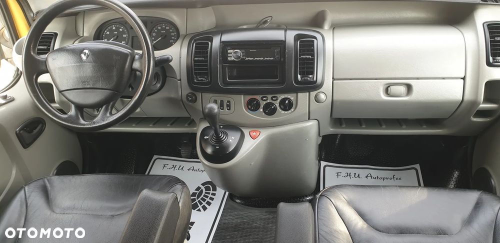 Renault Trafic - 15