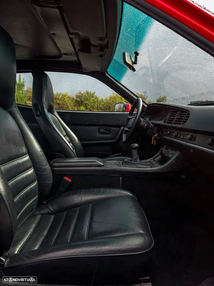 Porsche 944 Turbo - 13