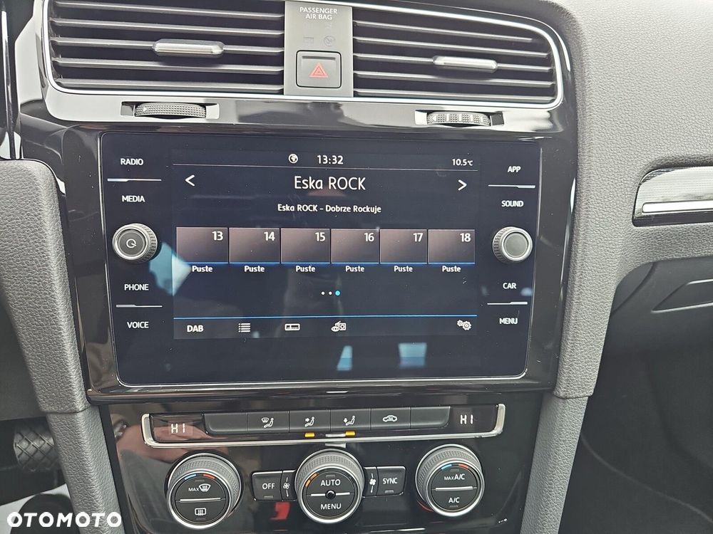 Volkswagen Golf - 26
