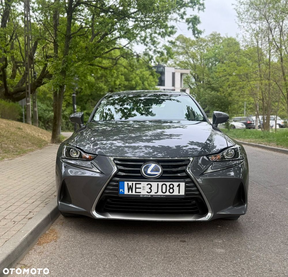 Lexus IS 300h Business Edition - 2
