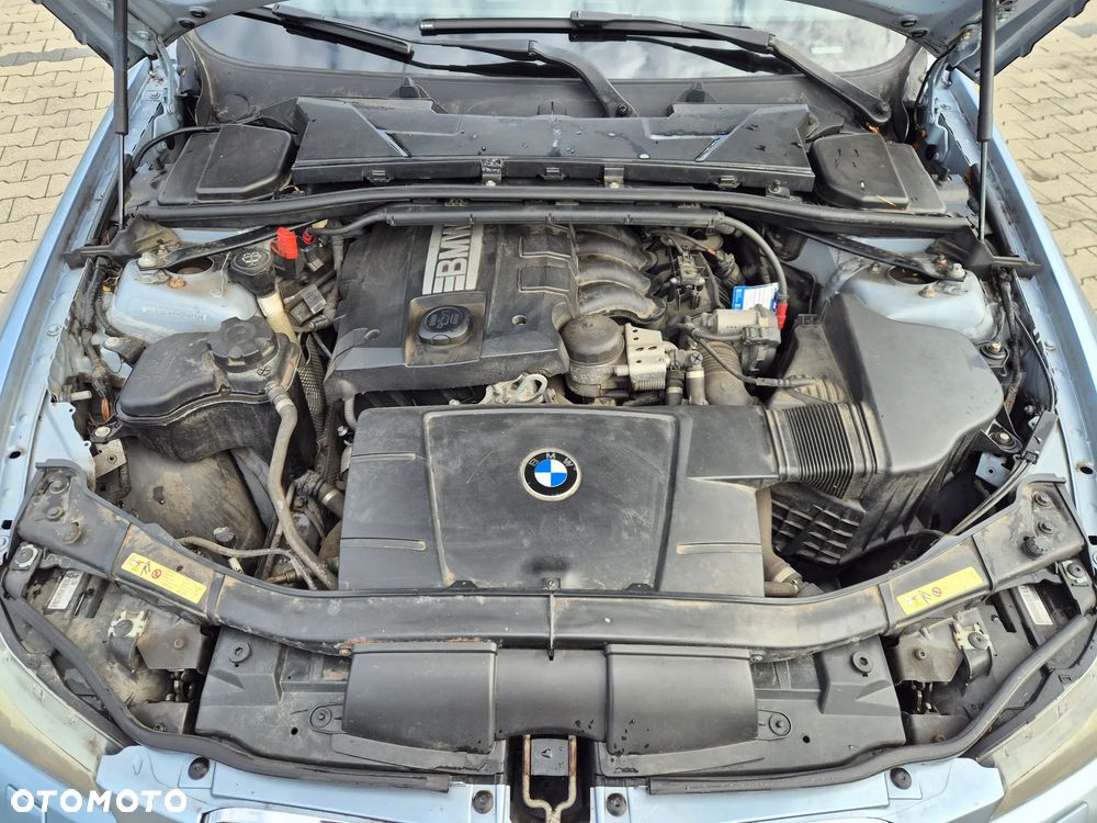 BMW Seria 3 318i - 11
