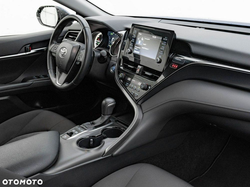 Toyota Camry - 30