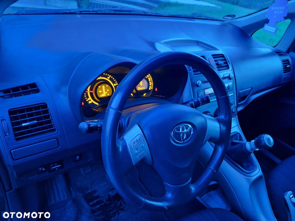 Toyota Auris - 9