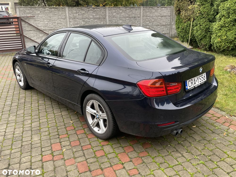 BMW Seria 3 328i Sport Line - 6