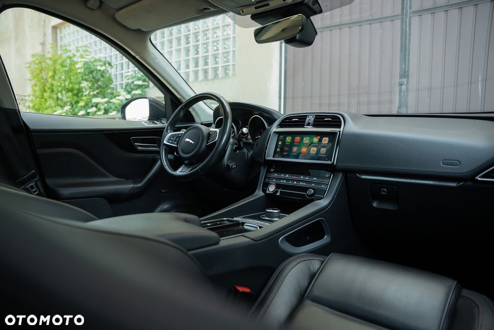 Jaguar F-Pace 25d AWD Prestige - 29