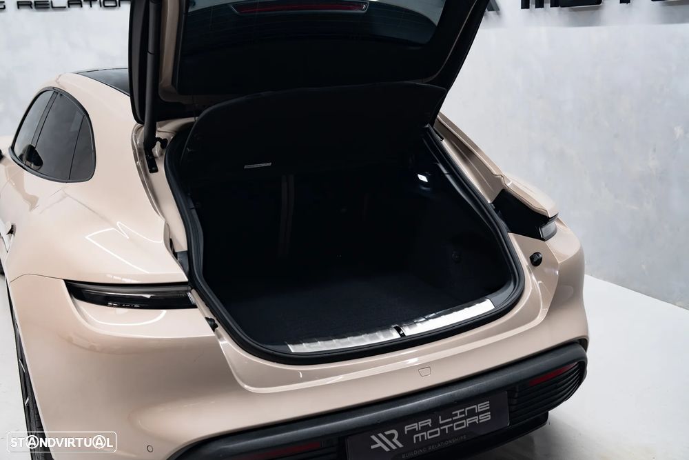 Porsche Taycan Sport Turismo 4S - 14