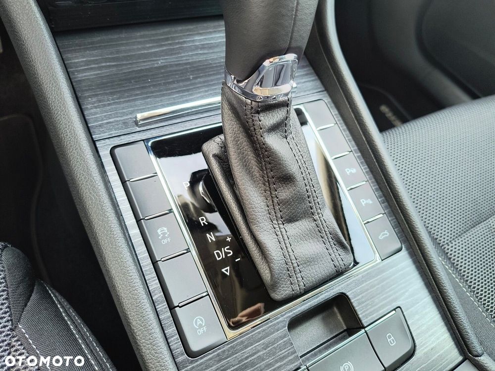 Skoda Superb 2.0 TDI SCR Style DSG - 23