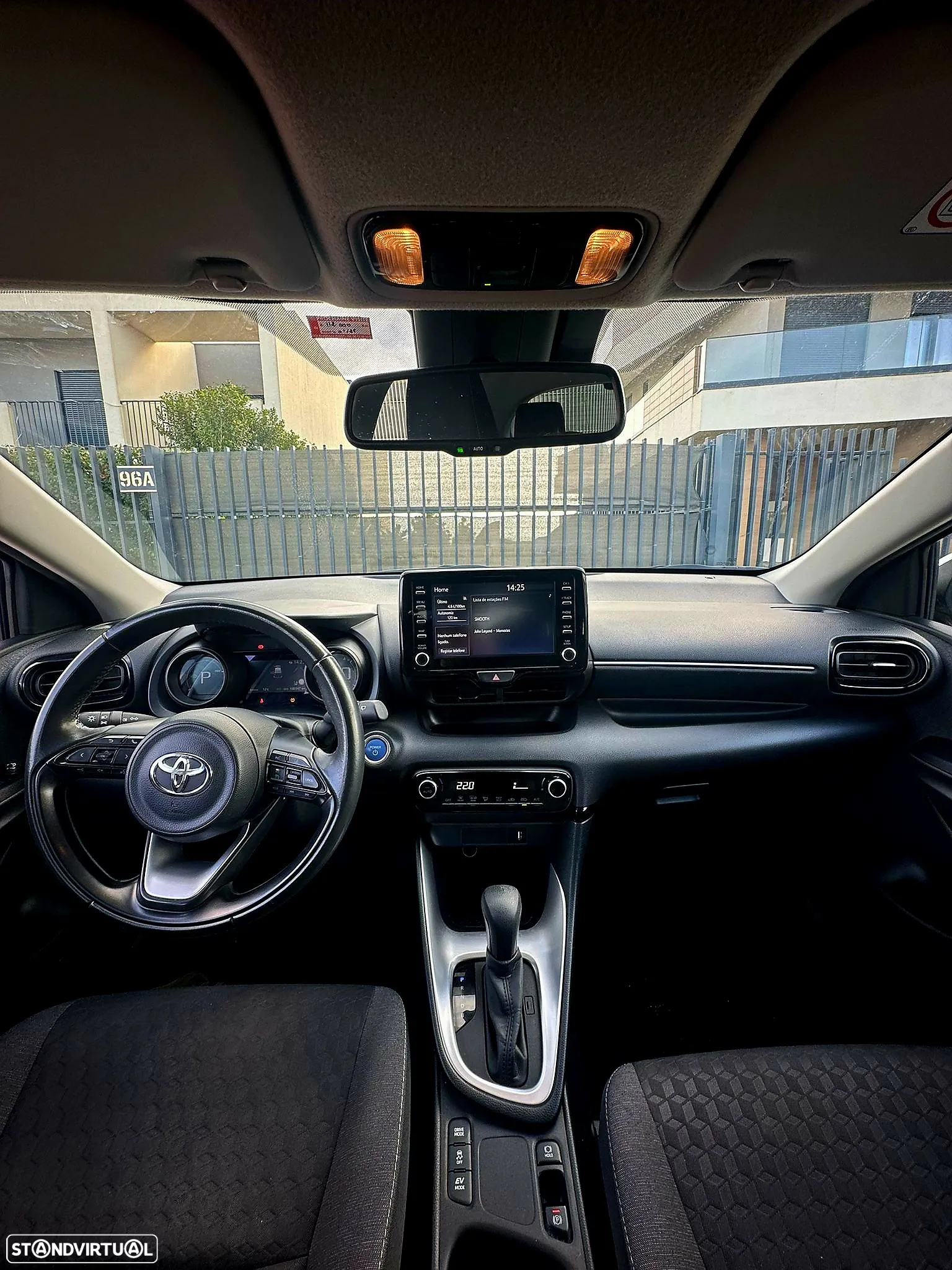 Toyota Yaris 1.5 HDF Comfort Plus - 8
