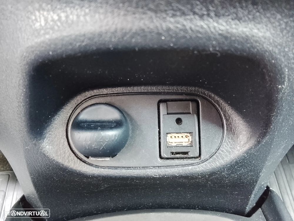 Toyota Yaris 1.5 HSD Comfort+P.Style - 15