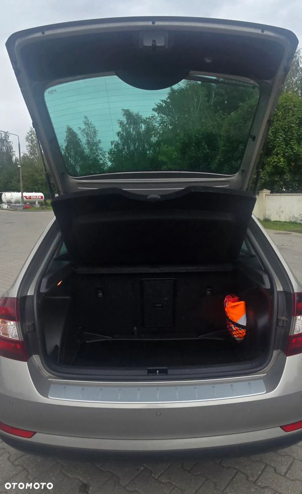 Skoda RAPID 1.0 TSI Active - 23