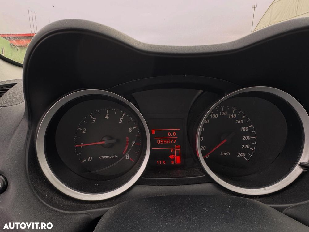 Mitsubishi Lancer Sportback 1.6 Invite A80 - 6