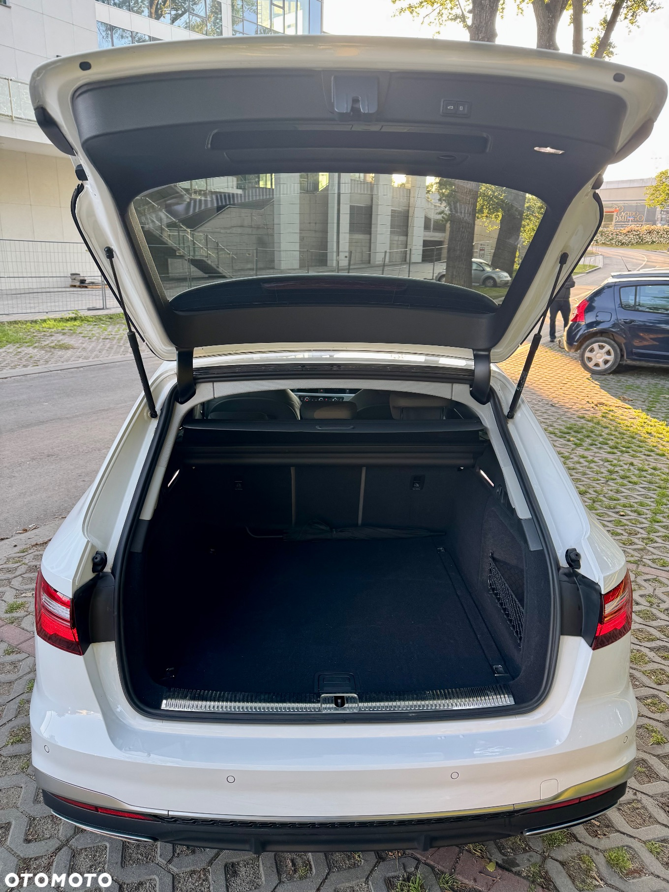 Audi A4 Avant 40 TDI S tronic S line - 14