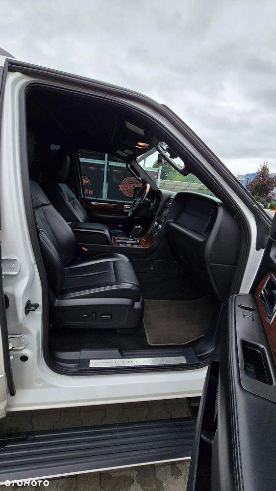 Lincoln Navigator - 17