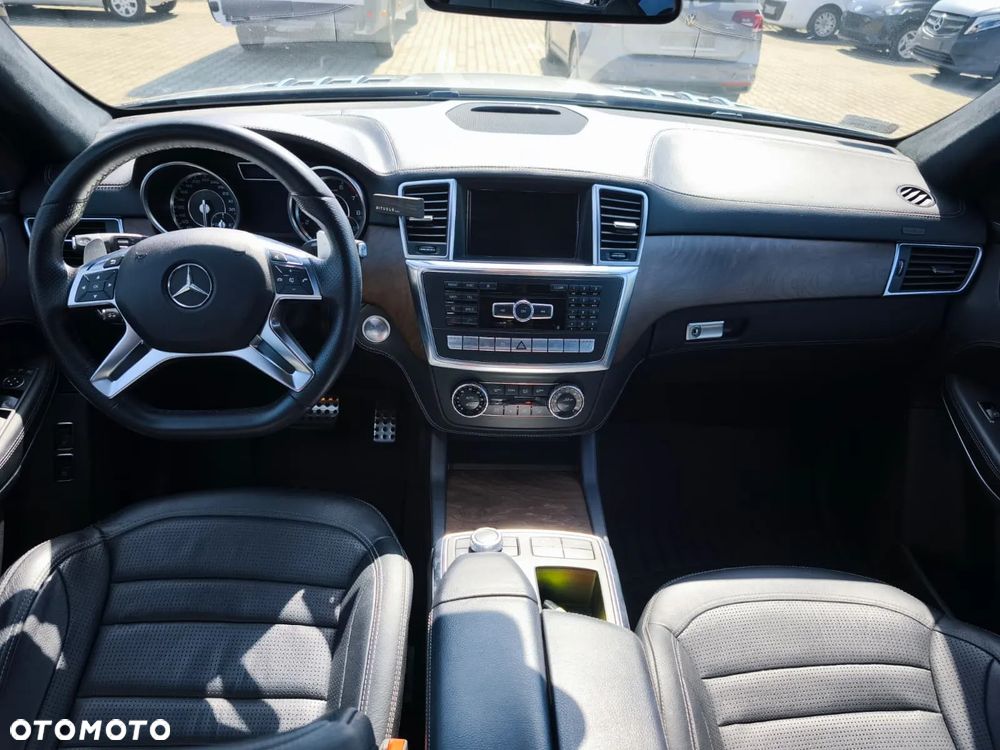 Mercedes-Benz GL 63 AMG - 22