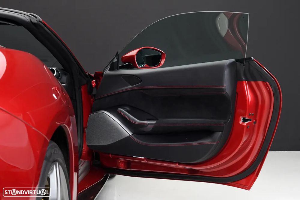 Ferrari Portofino M - 16