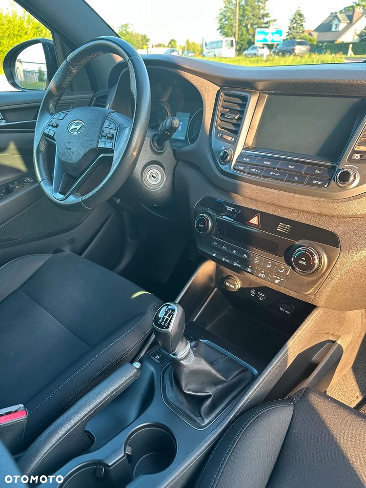 Hyundai Tucson 1.6 GDI BlueDrive GO 2WD - 9