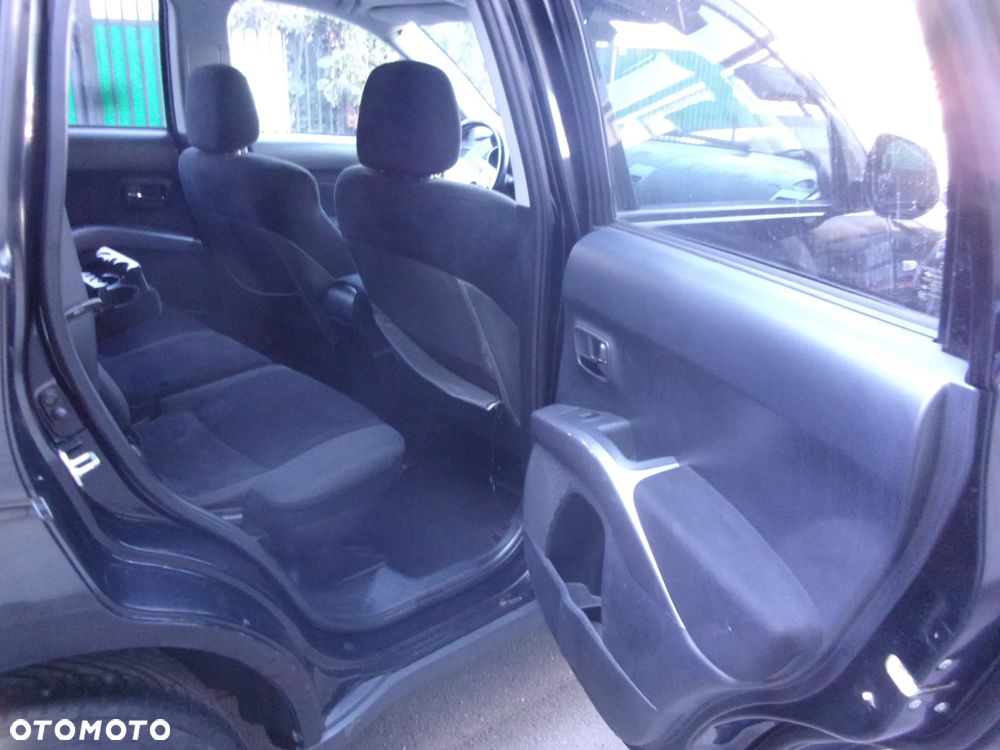 Mitsubishi Outlander - 34