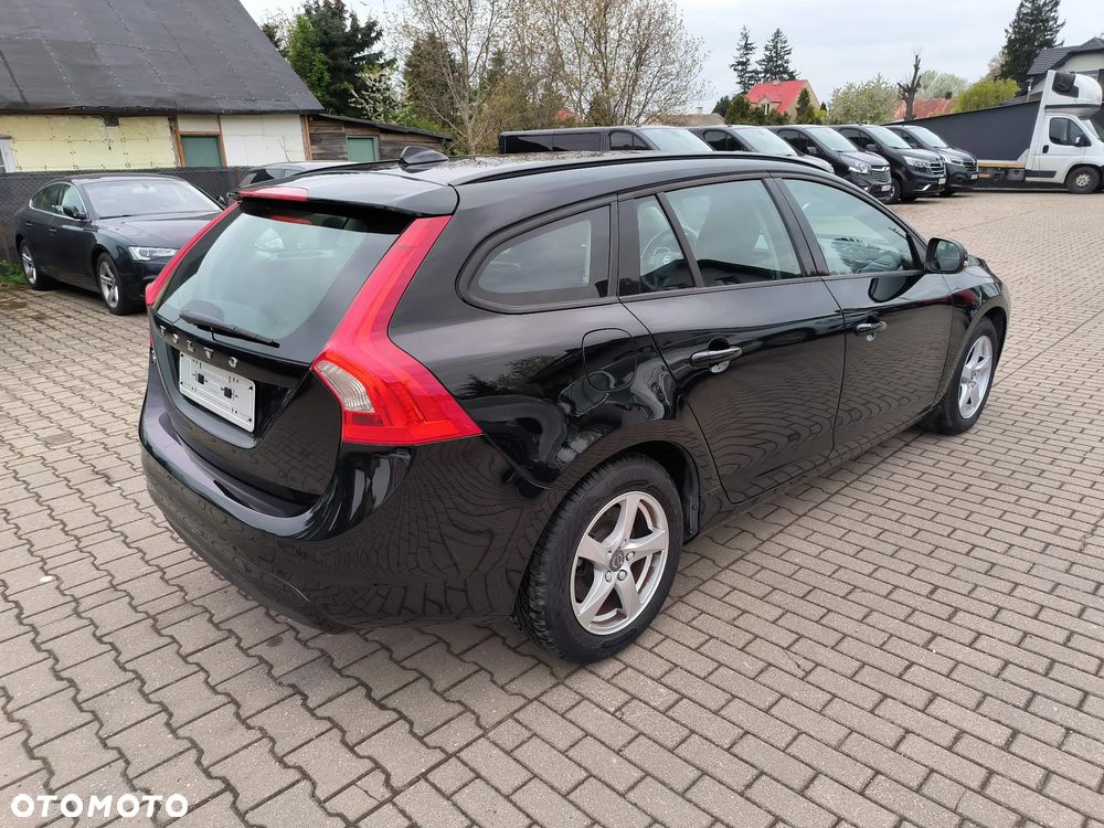 Volvo V60 D2 Drive-E Dynamic Edition (Kinetic) - 3