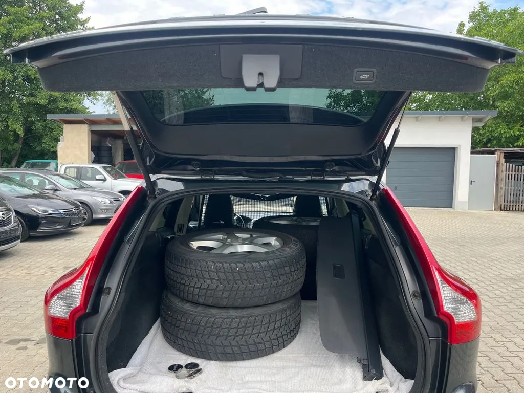 Volvo XC 60 D4 Geartronic Momentum - 11